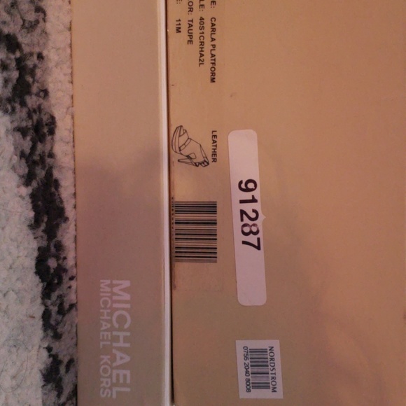 Gorgeous Michael Kors Heels - Picture 7 of 7